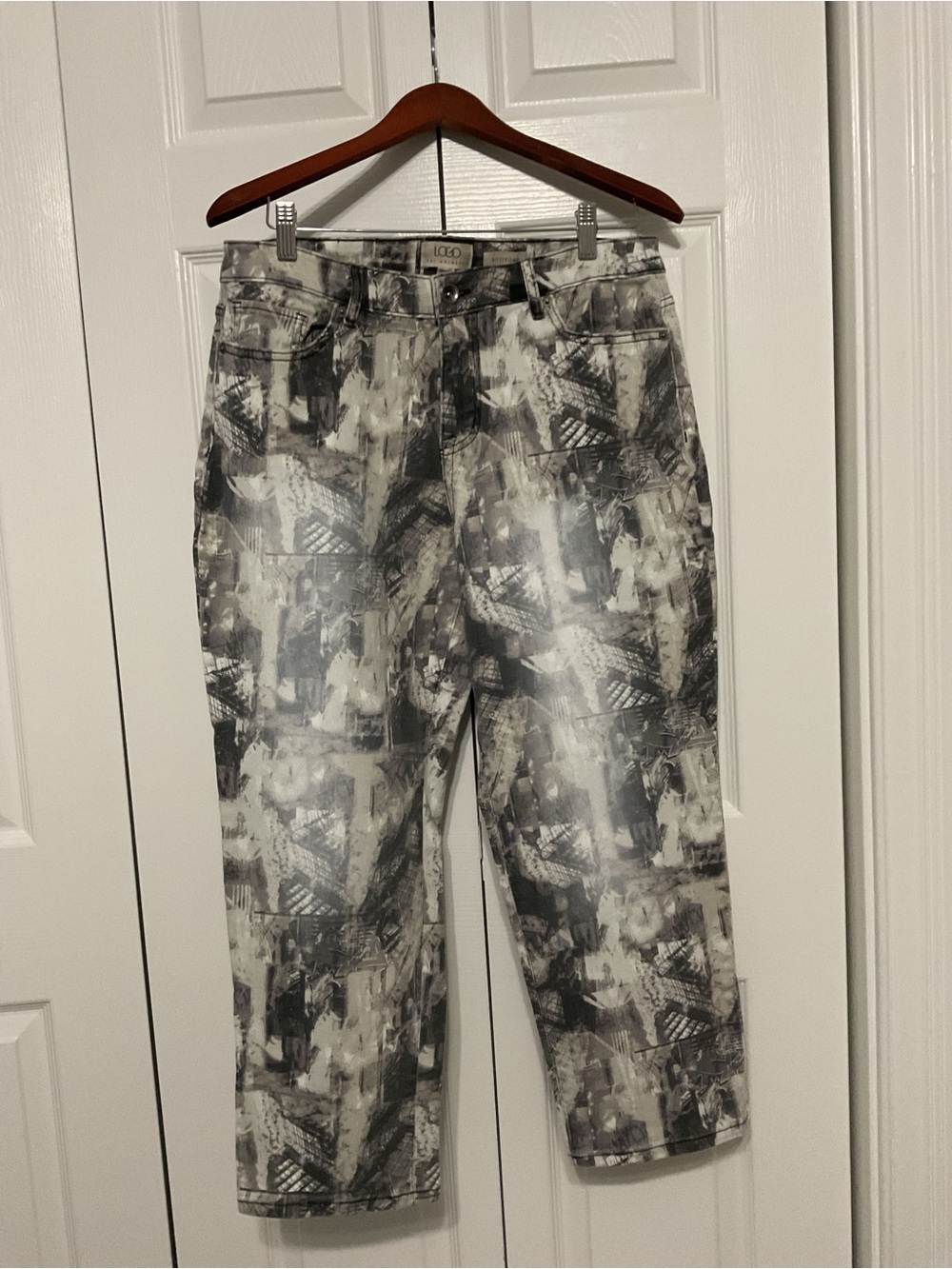 Logo Abstract Print boyfriend jeans- Gray/Black